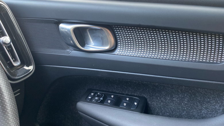 Volvo Xc40 1.5 T3 [163] R DESIGN 5dr Petrol Estate